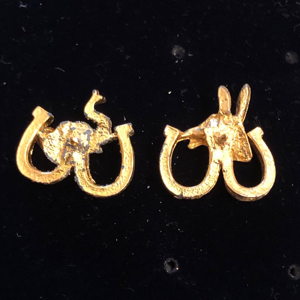 1960's Gulf Gasoline Donkey Head & Elephant Head Campaign Pins